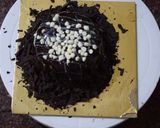 A picture of step 15 of Chocolate Flowing Cake.