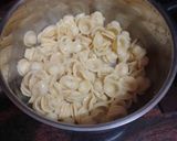 Foto del paso 3 de la receta: Orecchiette al ajillo con ragoût de carne