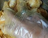 Foto langkah ke 2 dari resep Ayam goreng sereh daun kari.