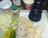 Foto del paso 3 de la receta: Sorrentinos de jamón y queso con salsa clara a la morilla