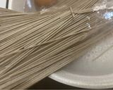 Hình bước làm 1 của món Mì Soba Xào Nấm Chay
