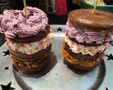 Foto del paso 5 de la receta: Torta Hamburguesas de chocolate Cumpleaños "Mora"