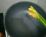 Foto langkah ke 3 dari resep Sop Brokoli X Caisim Bawang Putih.