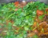 A picture of step 2 of Onion tomato fried rice.