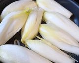 Une image de l'étape 1 de Tatin d'endives au vinaigre balsamique.