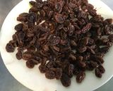 Une image de l'étape 4 de Tarte aux prunes et raisins à l'hibiscus.