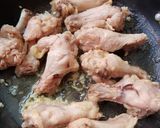Foto del paso 5 de la receta: Tutitos de Ala al Ajillo