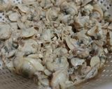 Foto langkah ke 1 dari resep Kerang Goreng Bumbu Mix Rub.