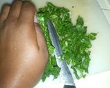 A picture of step 1 of Fried spinach.