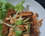 รูปขั้นตอนการทำที่ 3 ของ "ยำปลาทูน่าฟู" Crispy Tuna Spicy Salad🌶🧅🥕🥭