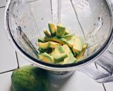 Foto langkah ke 1 dari resep Avocado Popsicle.