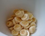 A picture of step 1 of Banana ice cream soft scoop.