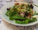Foto del paso 2 de la receta: Ensalada con aguacate, caballa, aliñada con pesto y mucho más!