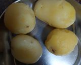 भावनगर मिर्च पोटैटो स्टफ्ड ग्रेवी Bhavnagar mirch potato stuffed gravy recipe in Hindi) रेसिपी चरण 2 फोटो