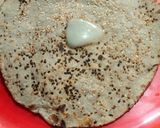 तीळ लावून बाजरीची भाकरी (til laun bajrichi bhakhri recipe in marathi) रेसिपी स्टेप 4 फोटो 