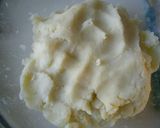 A picture of step 2 of Tricolor Potato Balls For Cherry Blossom Viewing.