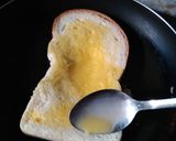 Foto langkah ke 2 dari resep Roti Gulung Abon Mini.