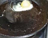 A picture of step 2 of Egg burger.