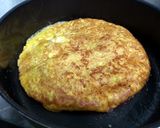 A picture of step 10 of Noodle Omelette 'CAKE'.