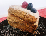Foto del paso 8 de la receta: Tarta de cumpleaños de coco y frutos rojos fit