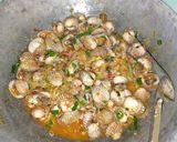 Foto langkah ke 5 dari resep Kerang asam manis.