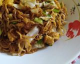 Foto langkah ke 4 dari resep Mie Goreng Tok Tok.