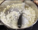 Foto del paso 3 de la receta: Tintorera en salsa con langostinos