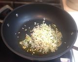 A picture of step 7 of Soup-Style Clam Vongole.