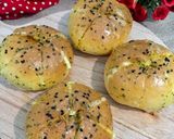 Foto langkah ke 8 dari resep Korean Cream Cheese Garlic Bread.