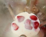 Une image de l'étape 1 de Spicy milkshake banane fraise 🌶️.