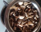 A picture of step 1 of Matar Mushroom.