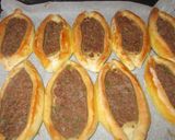 Pas rețetă Pide cu carne tocată, cașcaval și cârnați 4 fotografie