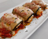 Foto del paso 7 de la receta: Rollitos de berenjena de puré de patata, gorgonzola y pesto