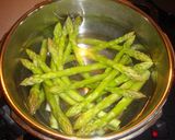 A picture of step 3 of Green Asparagus with Basil Pesto.