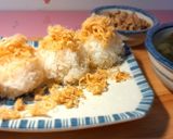 Hình bước làm 2 của món Cơm nắm rong biển chà bông
