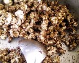 A picture of step 4 of Chocolate popcorn.