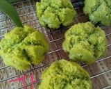 Foto langkah ke 5 dari resep Bolu Kukus Pandan eggless.