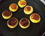 A picture of step 2 of Aloo tikki chat.