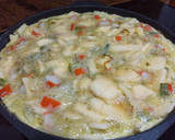 Foto del paso 6 de la receta: Tortilla de manzana, pimientos y surimi