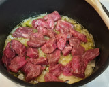 Foto del paso 2 de la receta: Ternera guisada con sitake y calabacín