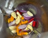 Gambar langkah 1 resipi Sotong, Pucuk Paku & Tempe Masak Lemak Kuning.