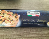 Foto del paso 1 de la receta: Focaccia con tomate y alcaparras