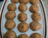 Foto del paso 2 de la receta: Albóndigas de pechuga de pollo molida