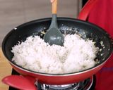 Foto langkah ke 4 dari resep Nasi Goreng Merah Devina Hermawan.