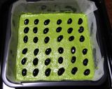 A picture of step 4 of Matcha Cake Sticks.