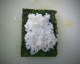 Foto langkah ke 8 dari resep Mini Roll Kimbap with Simple Sauce.