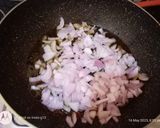A picture of step 2 of Grated cauliflower crumble paneer bhurji.