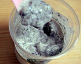 A picture of step 3 of 1 Minute Mock McFlurry with Banana & Oreos.