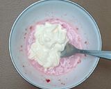 Foto langkah ke 2 dari resep Salad buah dan saus strawberry.