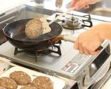 A picture of step 5 of Pacific Saury & Yuzu Hamburger Patty.